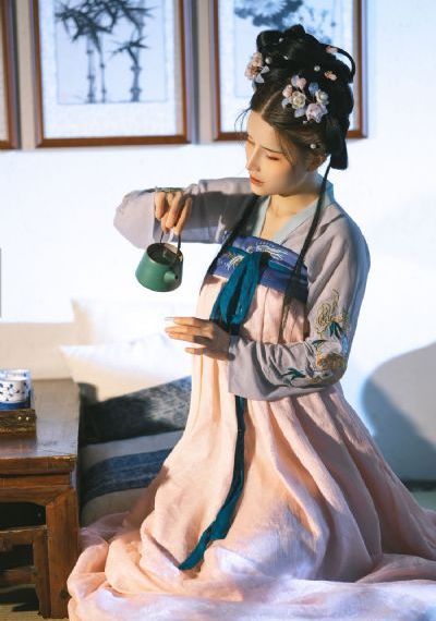 精品少妇一区二区三区免费视频-首映电影完整版